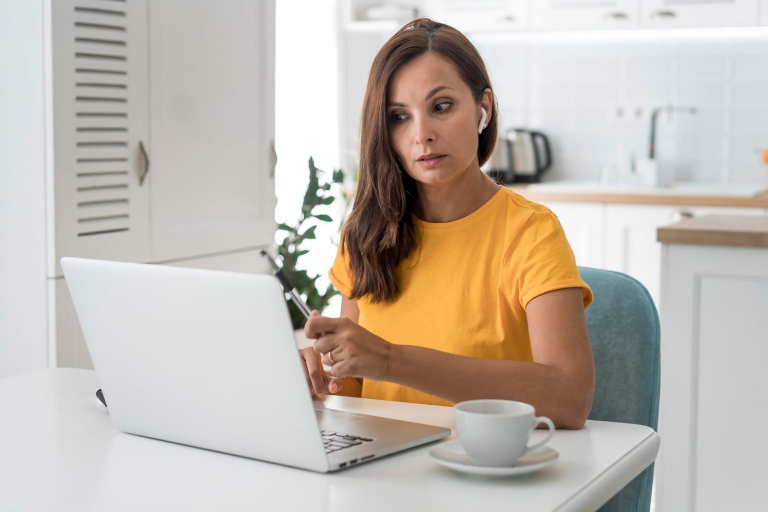 Session de formation en communication financière avec supports pédagogiques interactifs